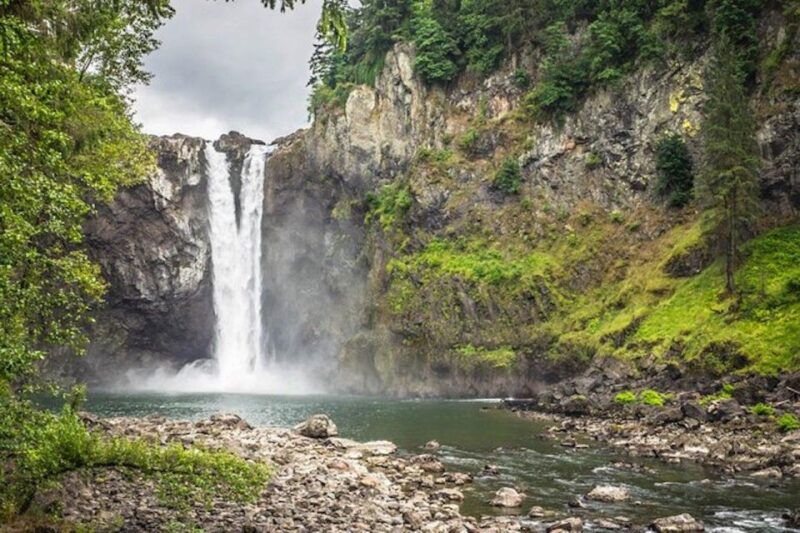 from-seattle-visit-snoqualmie-falls-and-hike-to-twin-falls