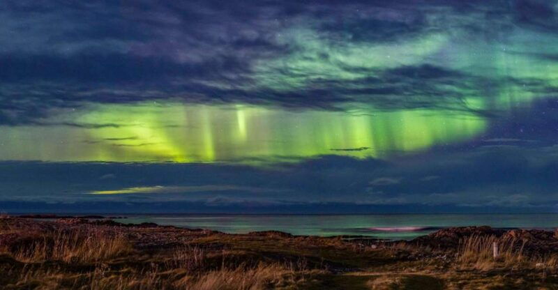 from-svolvaer-guided-northern-lights-tour-by-van