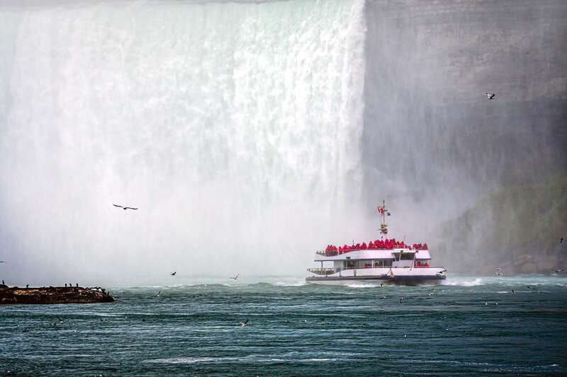 from-toronto-niagara-falls-day-tour-with-boat-cruise-2