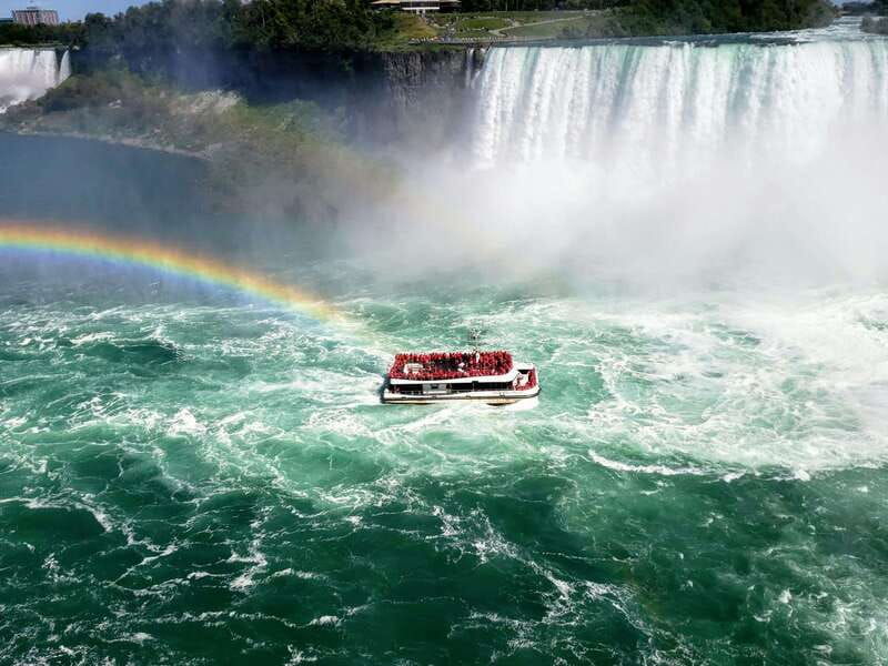 from-toronto-niagara-falls-guided-day-tour-with-boat-cruise