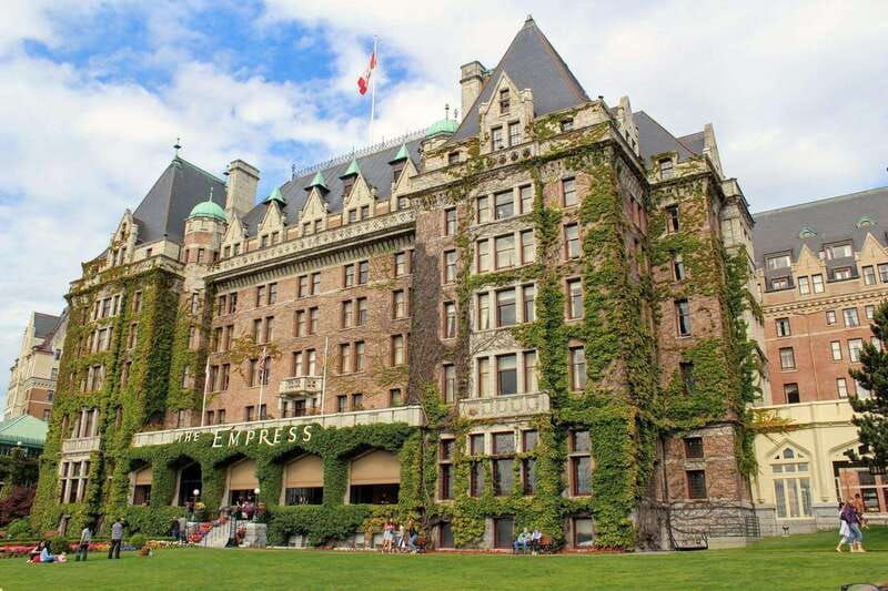 from-vancouver-victoria-highlights-car-tour