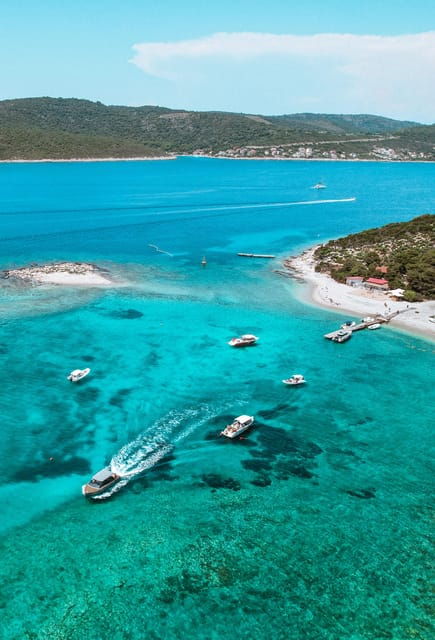 from-vis-speed-boat-tour-along-south-shore-of-vis
