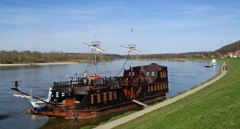from-warsaw-kazimierz-dolny-art-town-full-day-private-tour