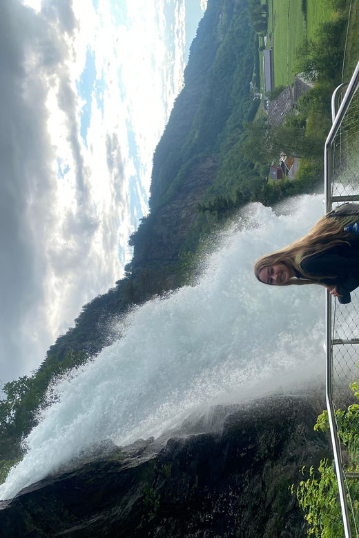 full-day-hiking-adventure-from-bergen-to-trolltunga-3