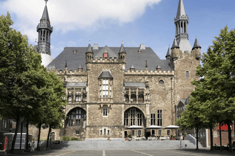 germany-cologne-to-aachen-train-tour