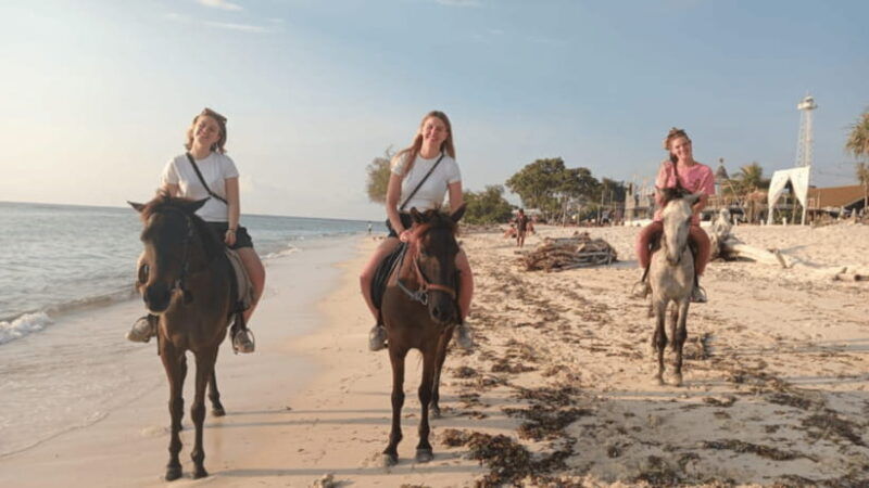 gili-trawangan-horse-riding-on-the-beach