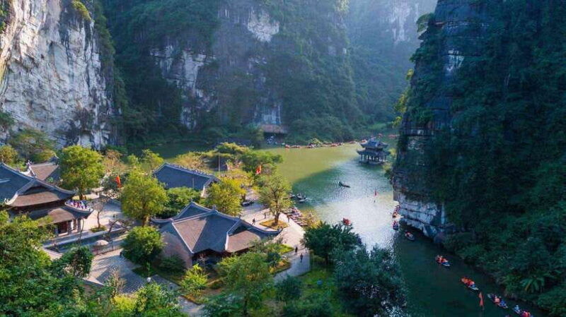group-or-private-tour-hoa-lu-trang-an-mua-cave-w-boat