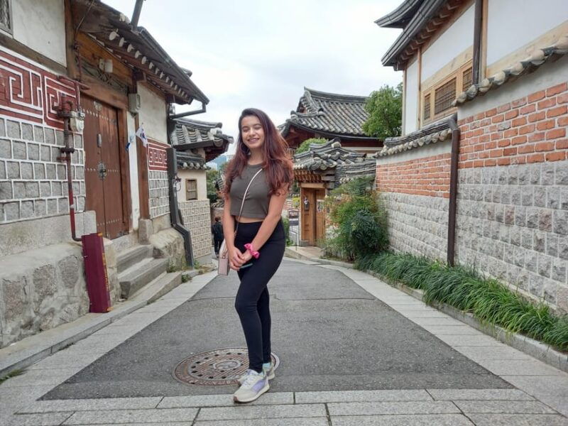 gyeongbokgung-folk-museum-bukchon-jogyesa-temple-in-insadong