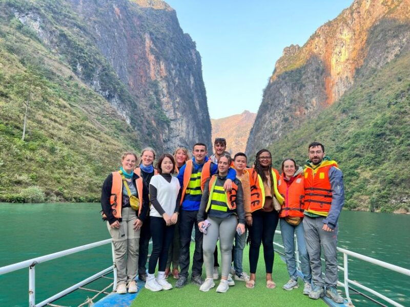 ha-giang-majestic-tours-3days-self-driving-bus-included