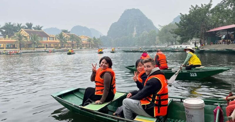 ha-noi-ninh-binh-hoa-lu-trang-an-boat-trip-cycling