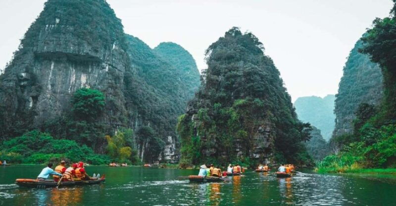 ha-noi-ninh-binh-hoa-lu-trang-an-mua-cave-1-day-trip