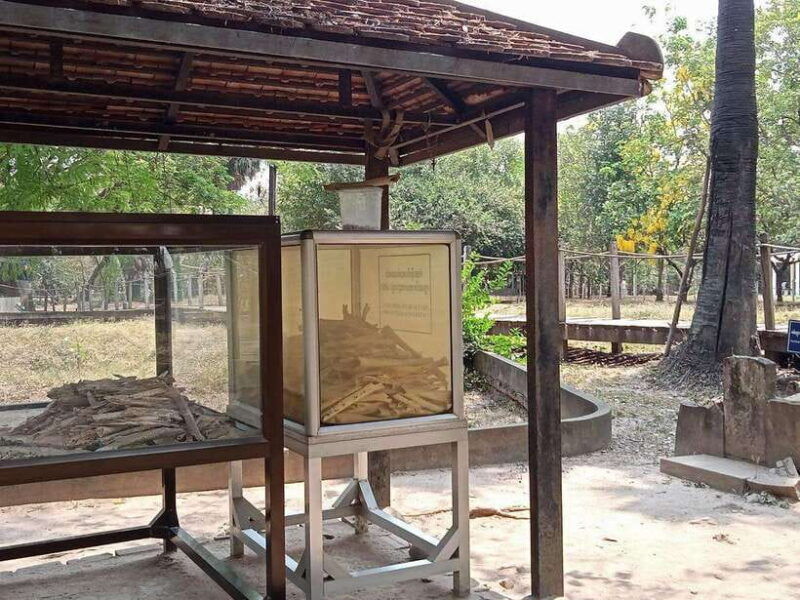 half-day-to-killing-field-s21-genocidal-museum