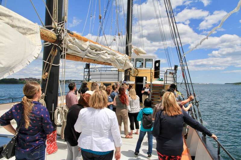 halifax-2-hour-tall-ship-harbor-sailing-cruise