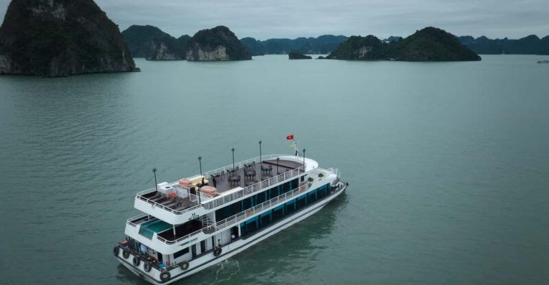 halong-bay-6-hours-trip-by-vdream-cruise-in-the-afternoon