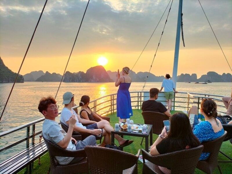 halong-bay-full-day-titop-island-sung-sot-luon-cave