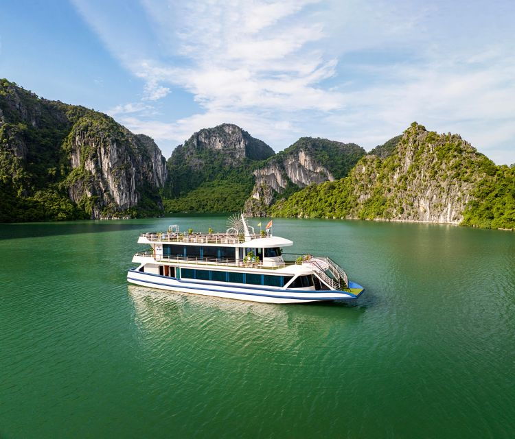 halong-bay-luxury-5-cruise-with-kayaking-lunch-buffet