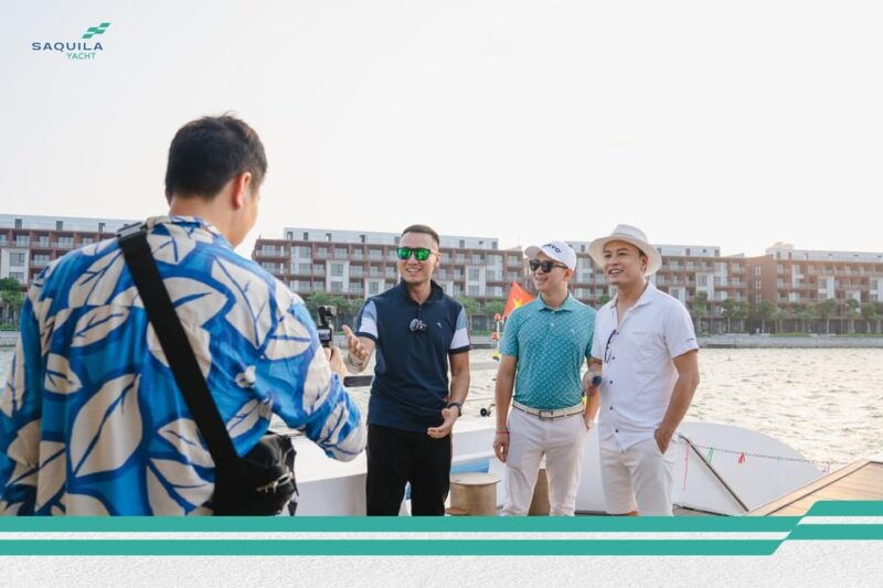 halong-city-voyage-on-a-luxury-yacht-for-4-hours-from-halong