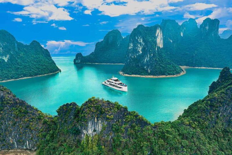 halong-symphony-experience-the-most-luxury-cruise-in-the-bay