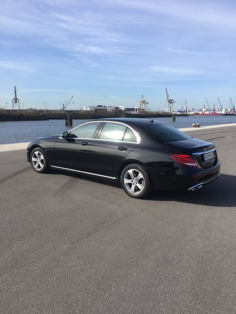 hamburg-3-hour-limousine-tour-with-driver-guide