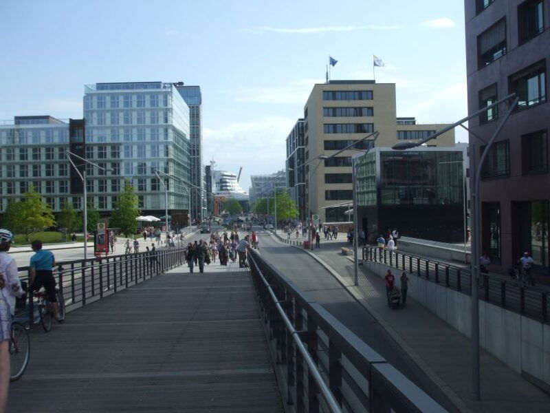 hamburg-city-tour-by-bike-with-elbphilharmonie