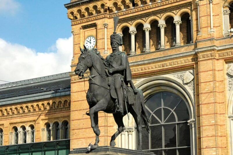 hannover-express-walk-with-a-local-in-60-minutes