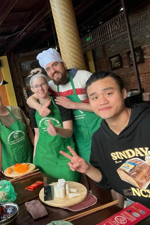 hanoi-authentic-cooking-class-and-local-market-with-chef