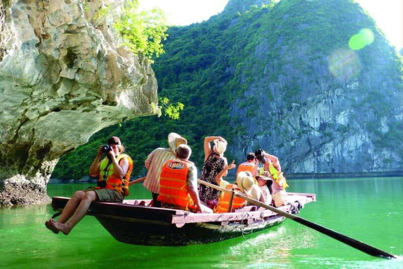 hanoi-halong-lan-ha-bay-cruise-with-limousine-transfer-2