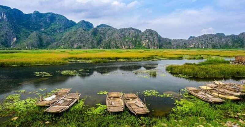 hanoi-hoa-lu-tam-coc-and-mua-cave-limo-bus-tour-with-lunch