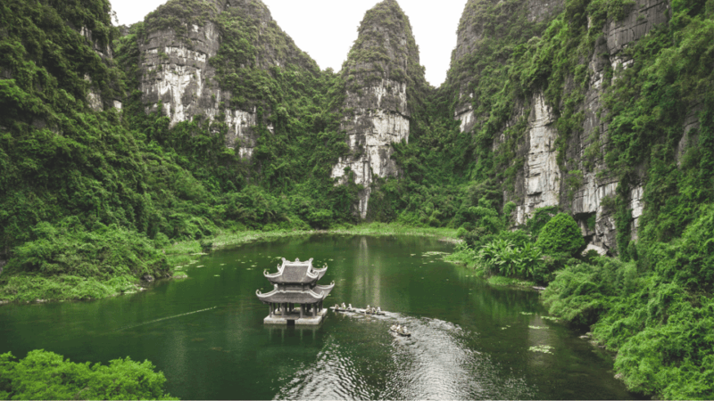 hanoi-luxurious-2-day-ninh-binh-tour-with-hotel-bungalow