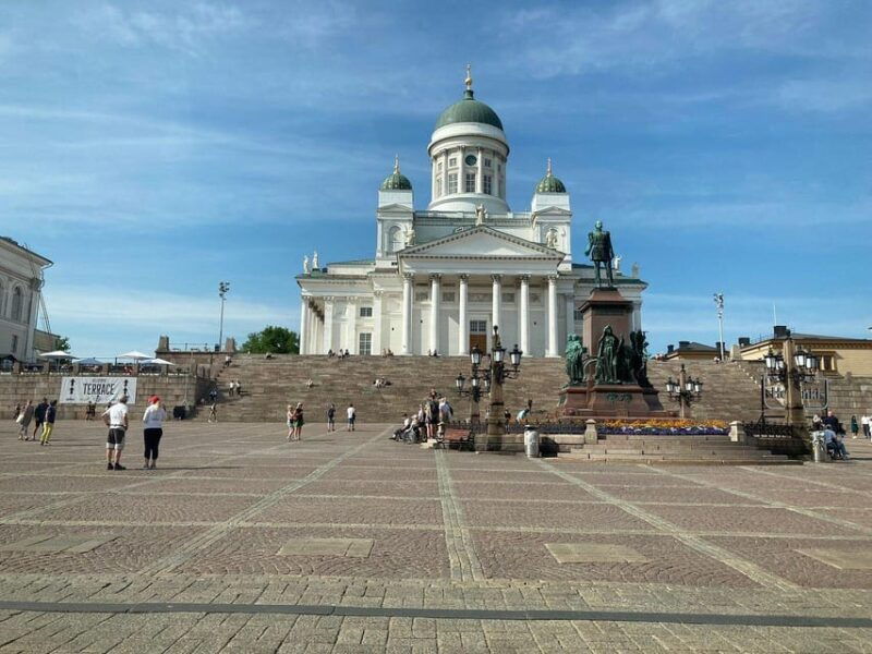 helsinki-highlightsnuuksio-buggy-ridereindeer-farm-visit
