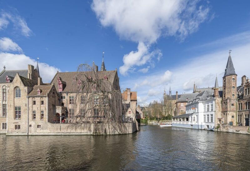 historical-walk-in-bruges-with-local-guide-praline-included