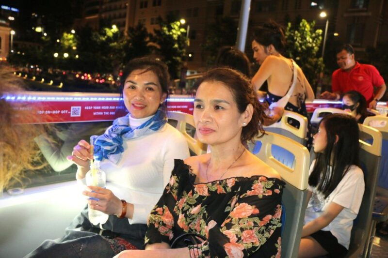 hochiminh-city-1round-bus-tour-dinner-on-cruise-by-anhviet