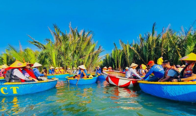 hoi-an-vegan-cooking-class-market-coconut-basket-boat