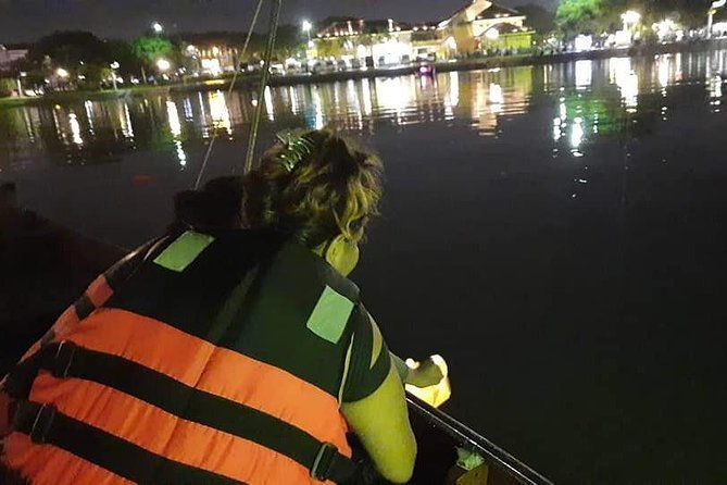 Hoi An walking City- Night Market -Riverboat Ride (4-5 Hours) - FAQs