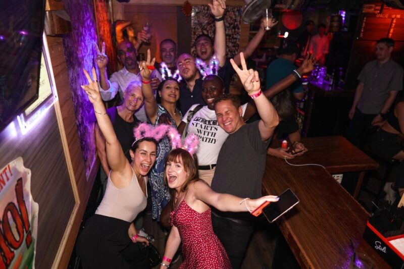 hong-kong-3-hour-lan-kwai-fong-pub-crawl