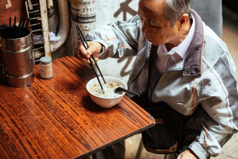 hong-kong-private-food-tour-with-10-tastings