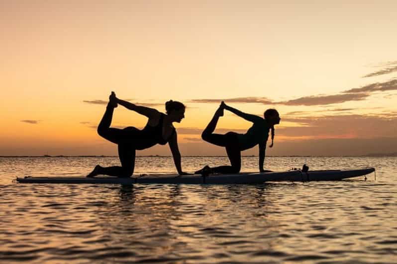 honolulu-sunset-sup-yoga-class