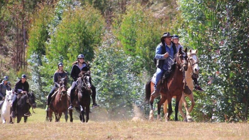 horseback-ride-to-the-temple-of-the-moon-and-chacan-mountain