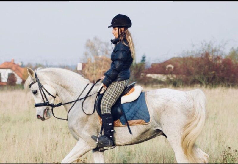 horseback-riding-tour-near-prague