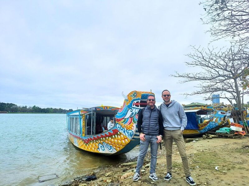 hue-dragon-boat-tour-royal-tombs-thien-mu-pagoda-market