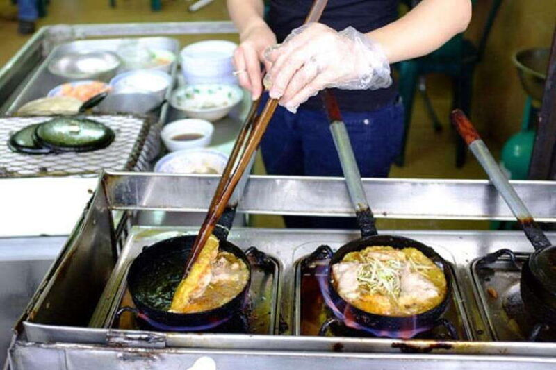 hue-food-tour-by-walking-or-cyclo-or-motorcycle-with-driver