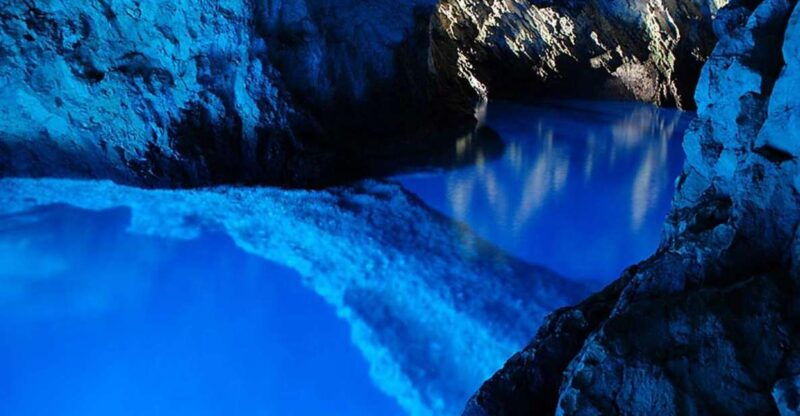 hvarblue-grenn-cave-and-vis-island-private-speedboat-tour