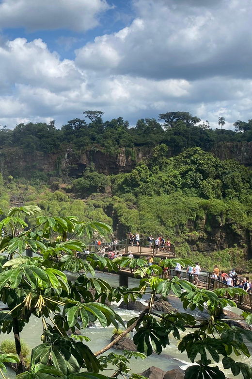iguazu-falls-guidedtour-explore-brazil-argentina-in-1-day