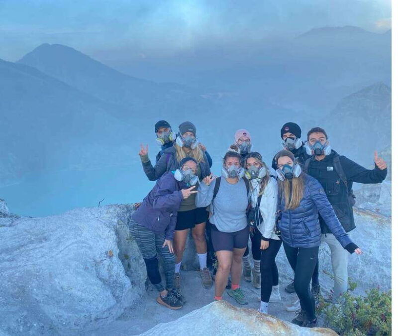 ijen-volcano-sunrise-trekking-sharing