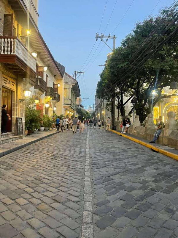 intramuros-travel-back-in-1800-manila-philippines