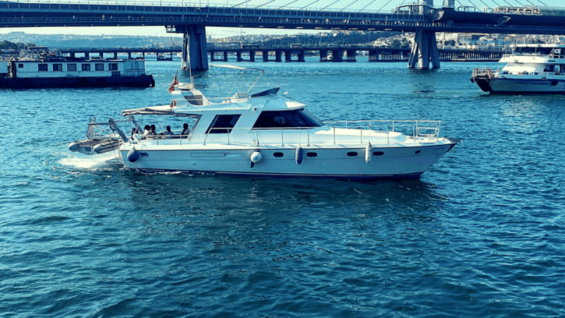 istanbul-bosphorus-private-yacht-cruise-with-tea-and-coffee
