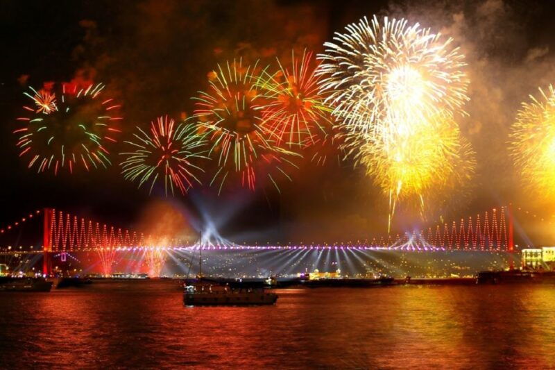 istanbul-new-years-eve-cruise-between-two-continents