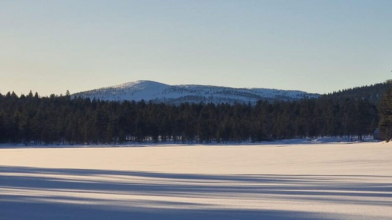 ivalosleighride-tour-and-fishing-on-a-lake-in-the-wild
