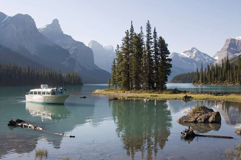 jasper-wildlife-and-waterfalls-tour-with-maligne-cruise