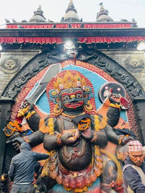 kathmandu-durbar-square-ason-market-kathe-simbu-stupa
